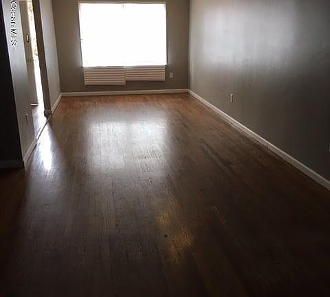 3rd image of 21 Truman Ave