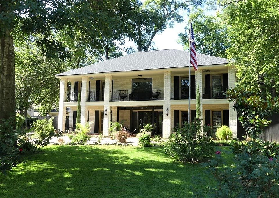 This home exudes southern charm and has SO many updates!  Never flooded!