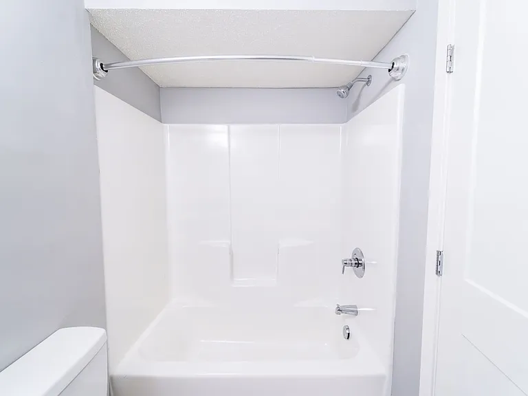 OakWood Park -- No up-front security deposit required! — Photo 13