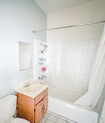 4th image of 841 W Cornelia Ave #843-1S