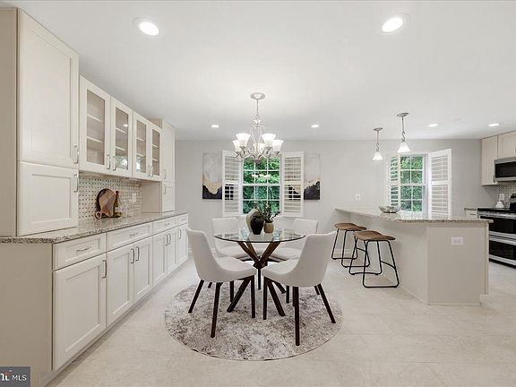 4th image of 9425 Candleberry Ct