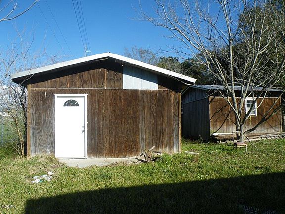 2nd image of 1446 Genevieve Dr