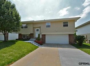 6106 N 109th St, Omaha, NE 68164