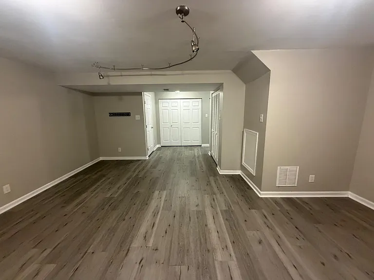 4 Coachlight Dr #4 — Photo 20
