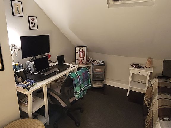 3rd image of 1810 W Melrose St #3