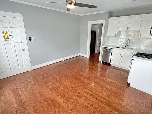 2nd image of 1412 E 1st St #1414
