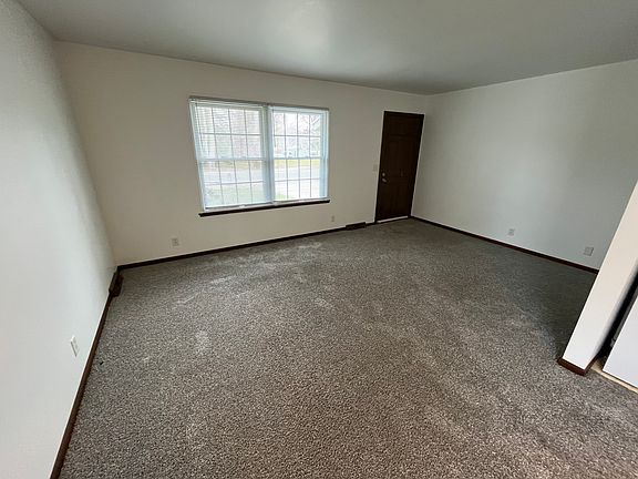 4th image of 236 Felch St