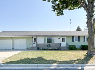 814 10th St, Gaylord, MN 55334