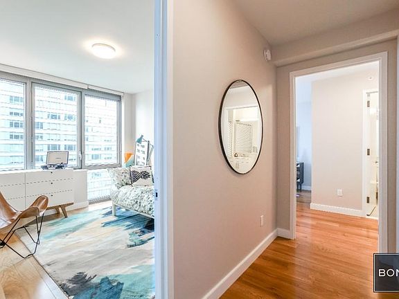 4th image of 606 W 57th St Ph 1