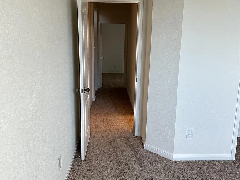 3019 Kastania Ln N — Photo 18