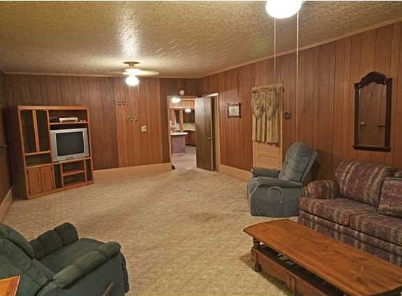 4th image of 707 S Shireview Cir
