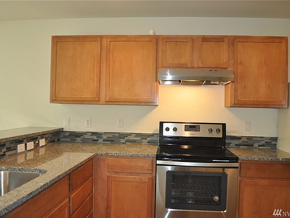 4th image of 1828 E 41st St