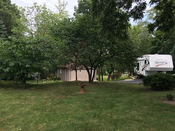 3rd image of 25440 W Highland Ave