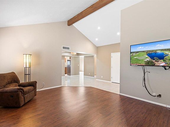 4th image of 11809 N Nightingale Cir