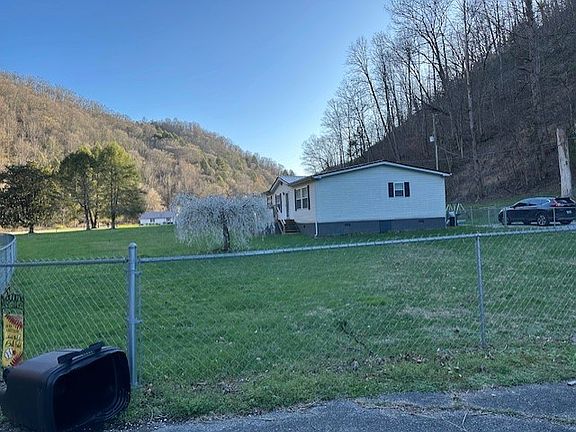 2nd image of 408 Indian Creek Rd