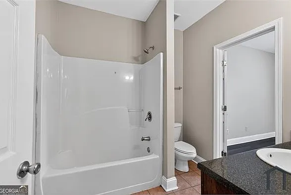 164 Nathan Rd SW — Photo 8