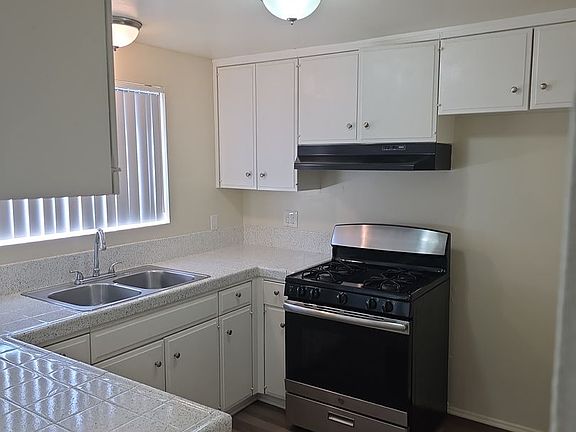5th image of 206 E Wakefield Ave APT C