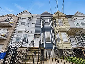 121 5 Kearney Avenue