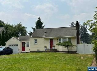 65 Davidson Ave, Ramsey, NJ 07446