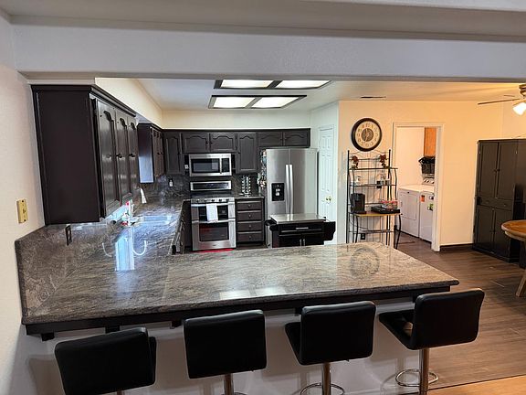 5th image of 3383 N Forestiere Ave