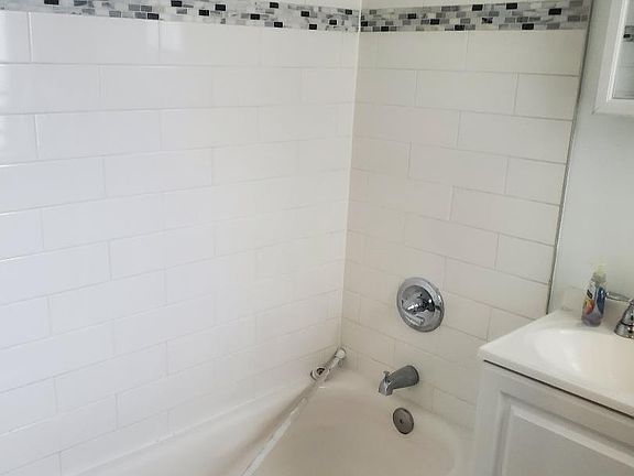 4th image of 1540 N Homan Ave #1
