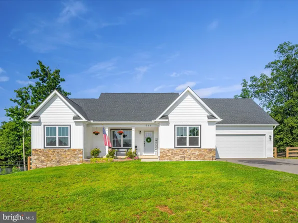 566 Escape Ct, Hedgesville, WV 25427