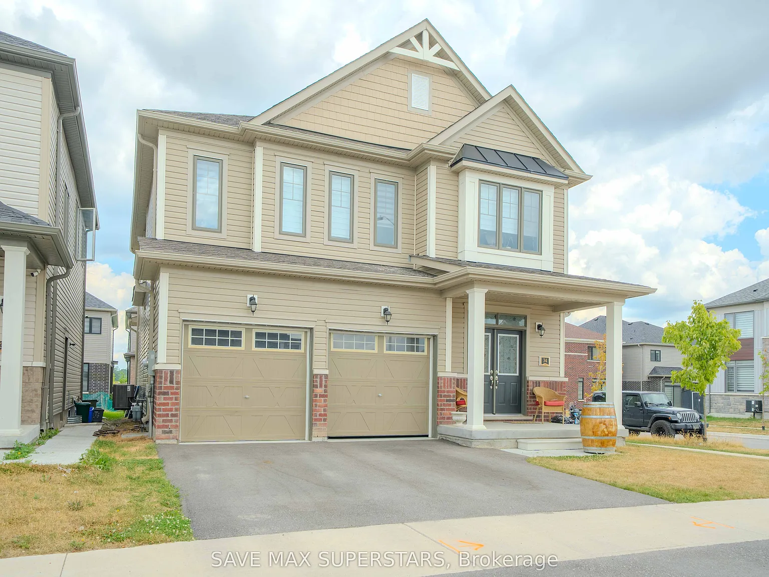 4 bed, $3,300 — Photo 1