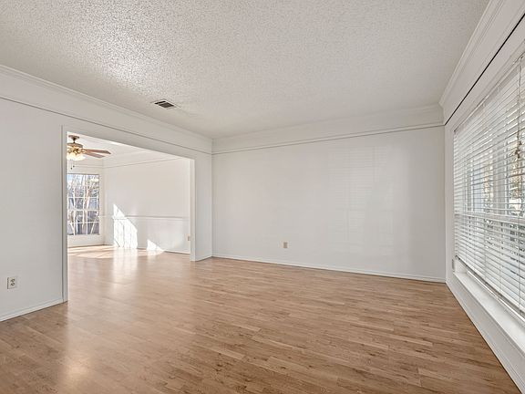 3rd image of 4348 Kenwood Dr