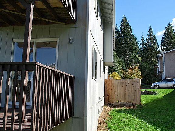 4th image of 410 Stilley Way
