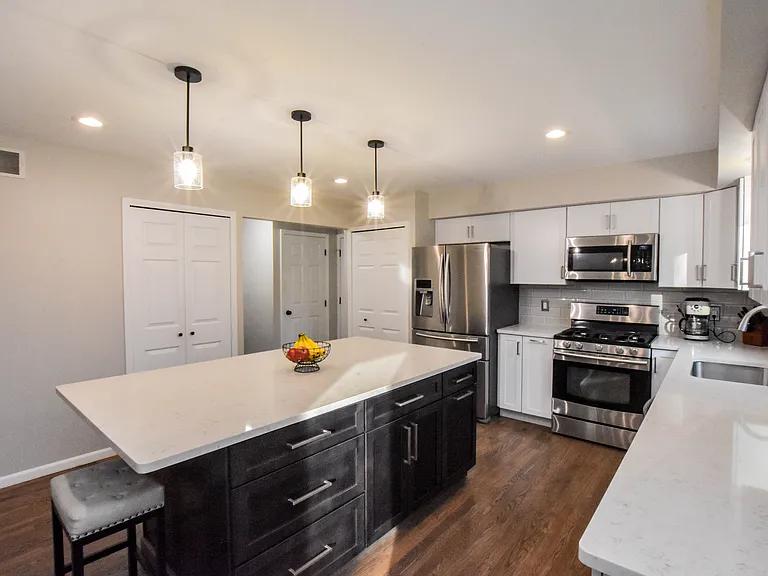 2049 Laurel Oak Dr — Photo 5