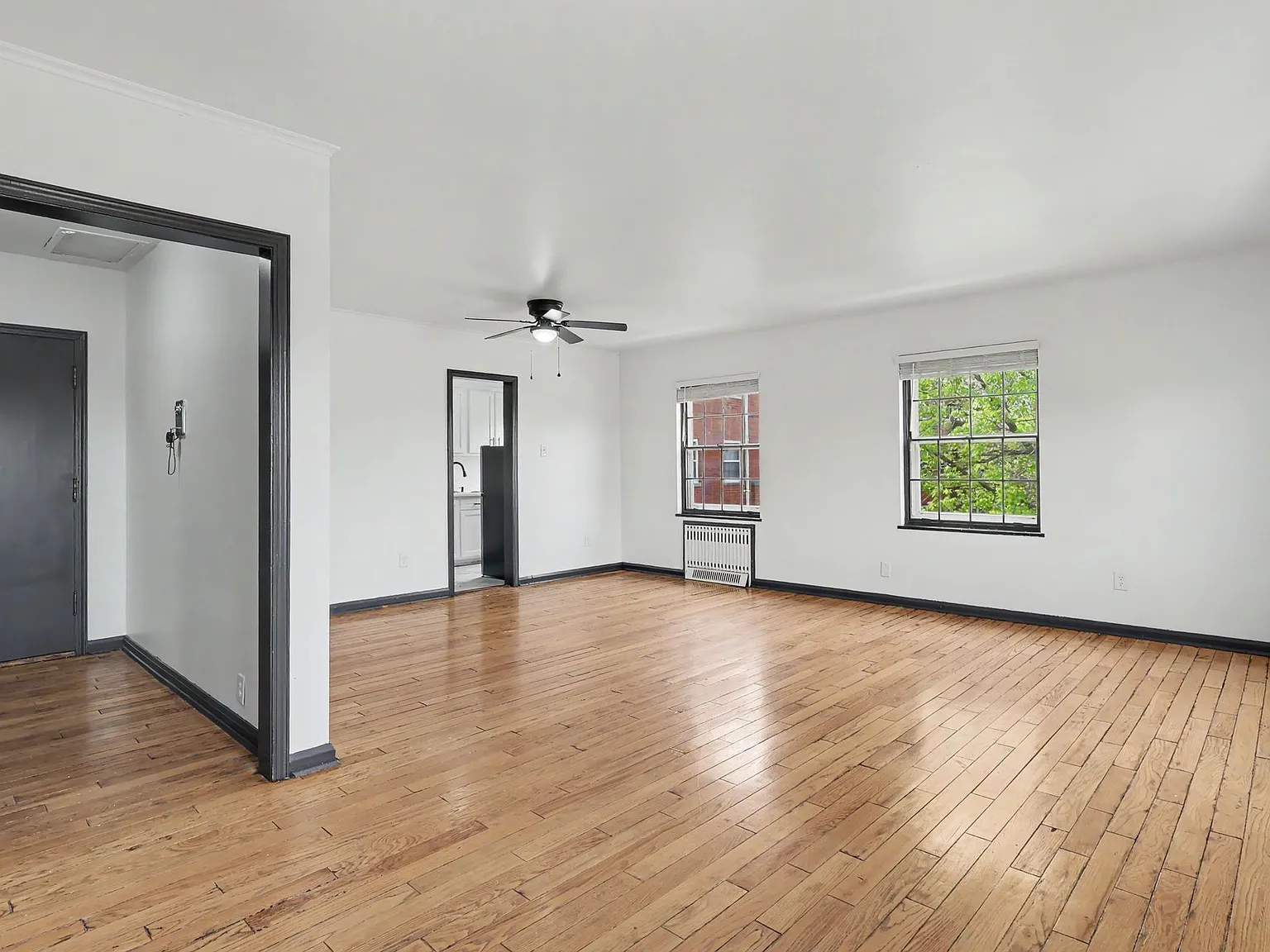 Windsor Terrace Apartments | 1 MONTH FREE with a 13 MONTH LEASE — Photo 4