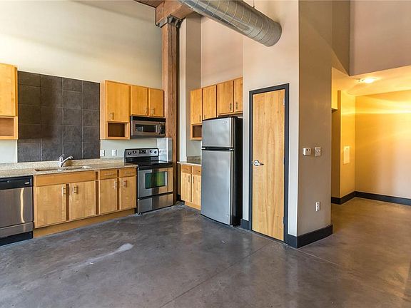 2nd image of 1123 Washington Ave #701
