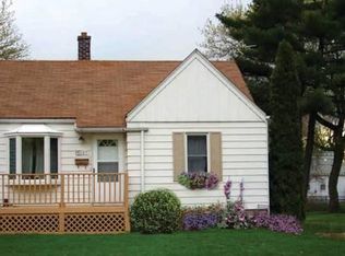 5647 Deering St, Garden City, MI 48135