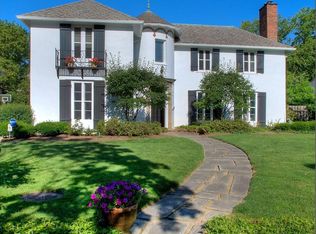 3140 Falmouth Rd, Shaker Heights, OH 44122