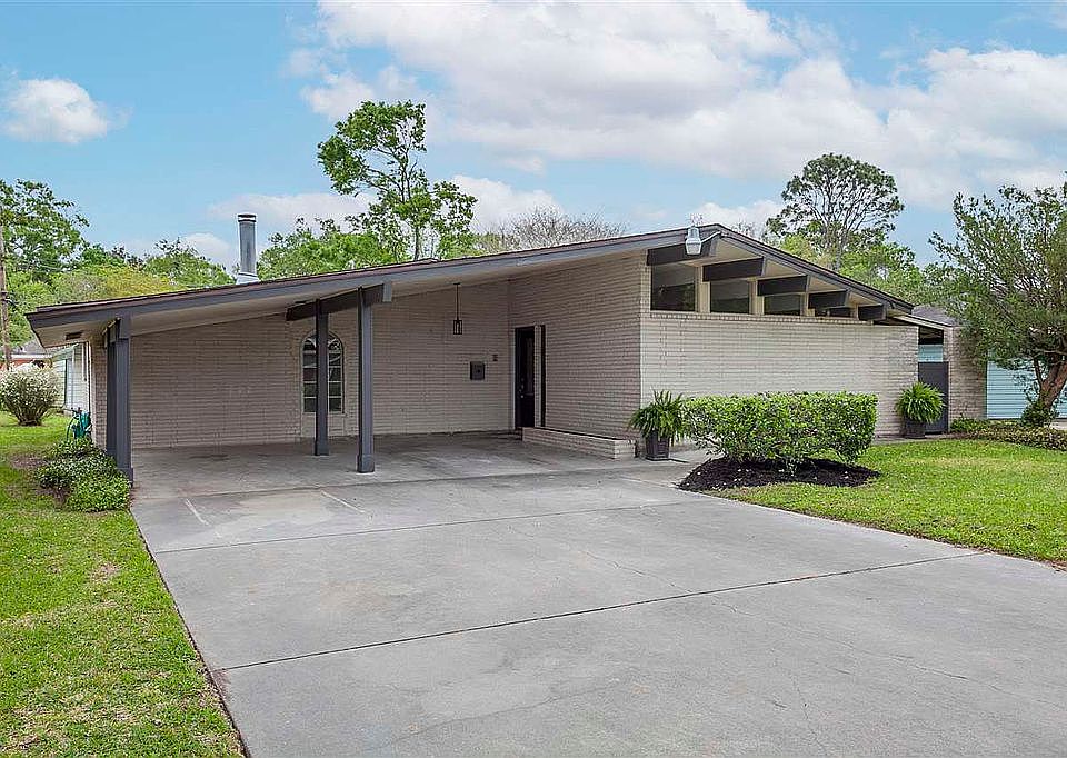 1st image of 3215 Callaway Dr