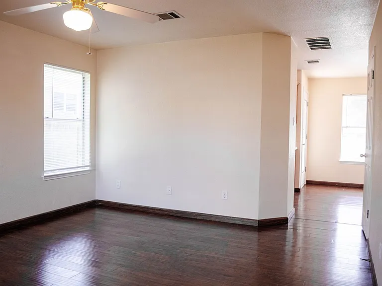 505 Shant St — Photo 4
