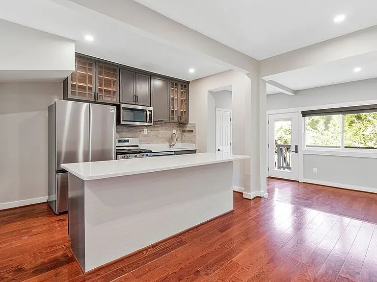 413 Buchanan St NW — Photo 10