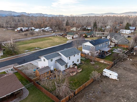 2nd image of 611 Baywood Ct