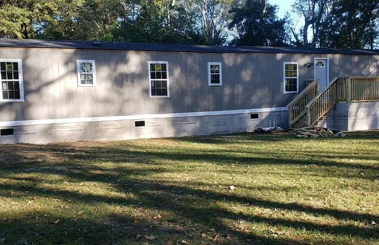 2095 N Kings Hwy — Photo 1