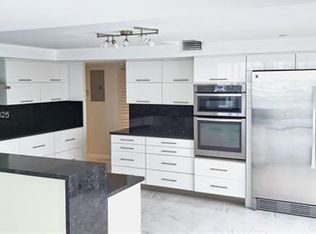 468 Golden Isles Dr APT 401, Hallandale, FL 33009