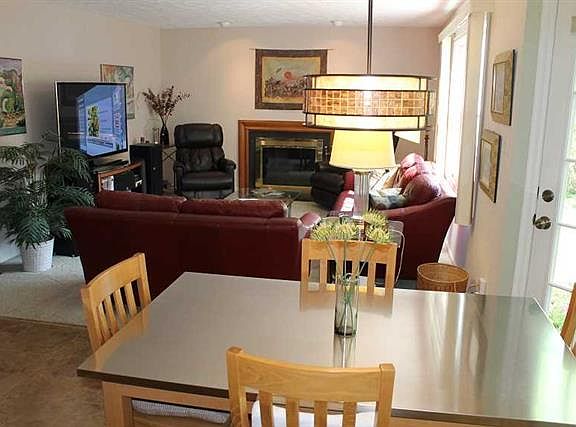 4th image of 105 Sandstone Ct