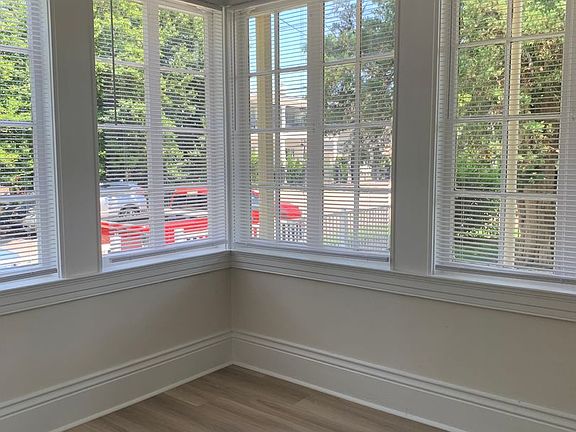 4th image of 2401 Boulevard Napoleon
