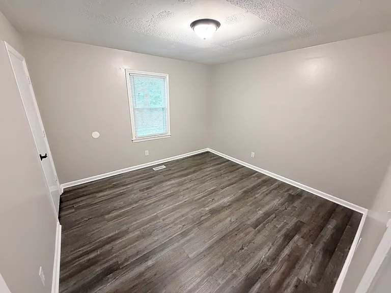 222 McKellar Dr — Photo 13
