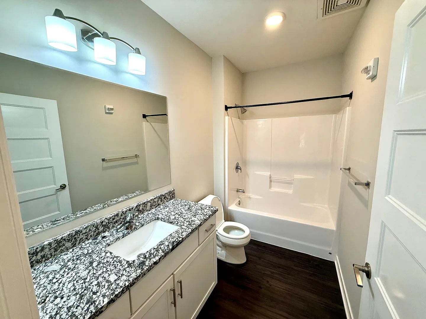 M34 Apartments — Photo 3