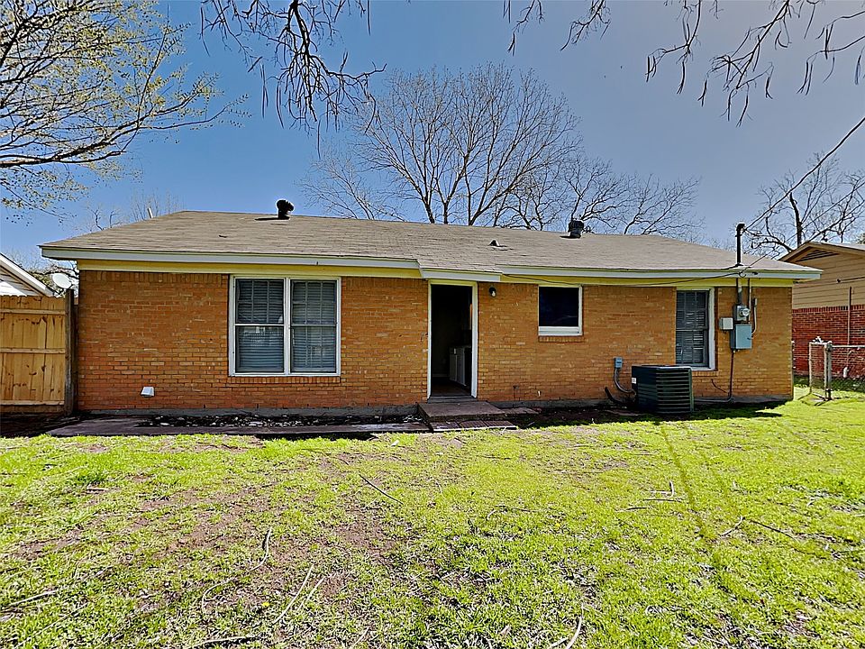 1st image of 821 Schilder Dr