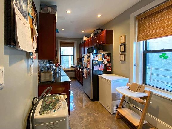 4th image of 309 E 19th St APT 5E