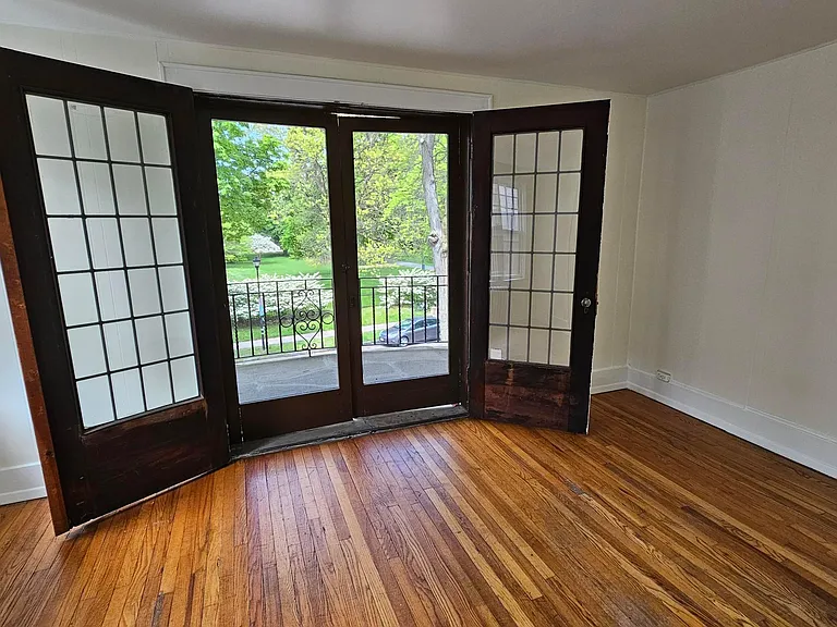 275 Park Ave #20 — Photo 3