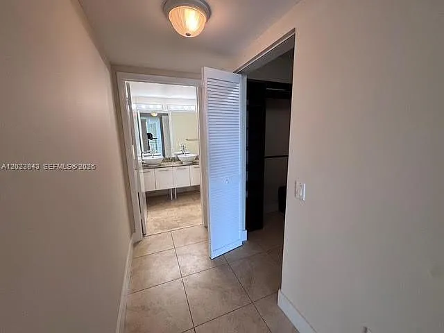 41 SE 5th St #2411 — Photo 11