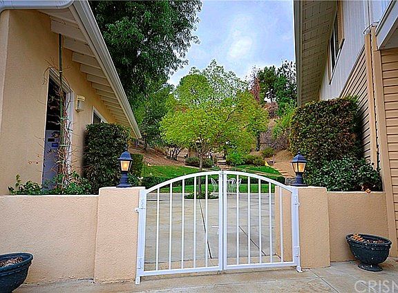 5th image of 26233 Larkhaven Pl