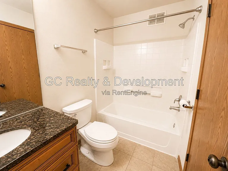 312 Fieldstone Ct — Photo 15